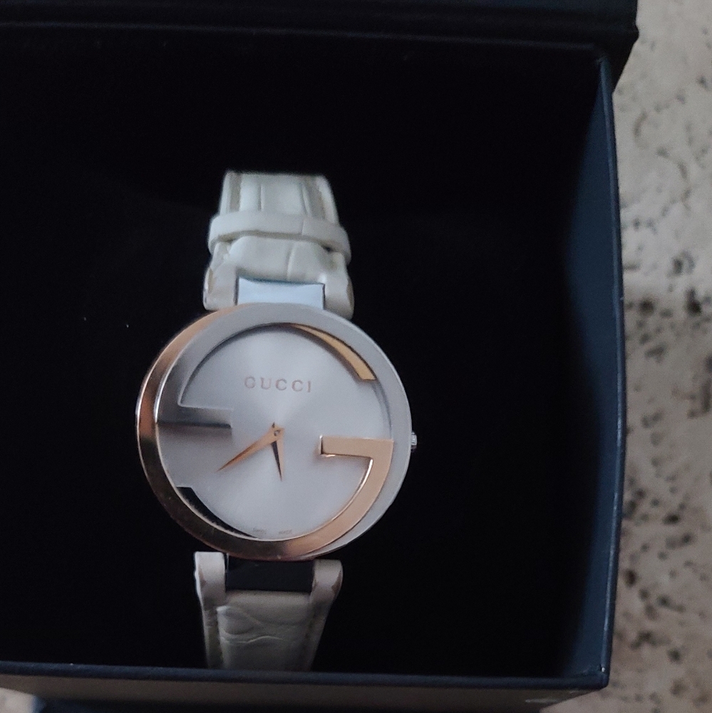 Watch - Picture 2 of 6